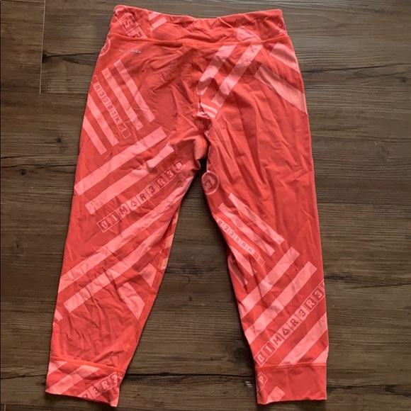 Workout Capri leggings - Picture 2 of 2